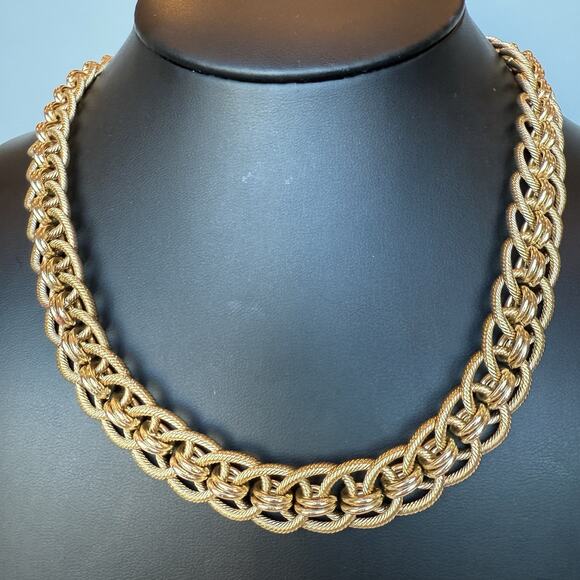 Vintage Gold Tone Chunky Brutalist Chainmail Woven 18” Statement Necklace - Picture 4 of 5
